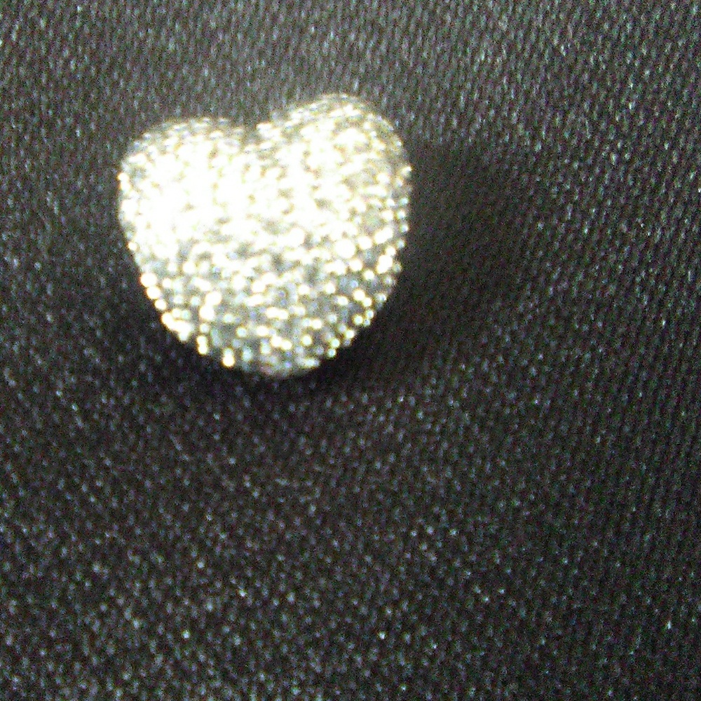 "Pave' open my heart" clip.